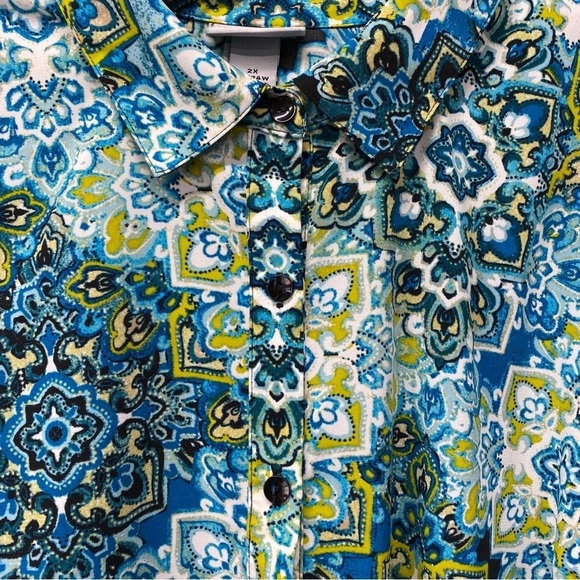 Catherines Boho Print Button Up Half Sleeve Shark Bite Hem Blouse Sz 2X - Picture 2 of 9